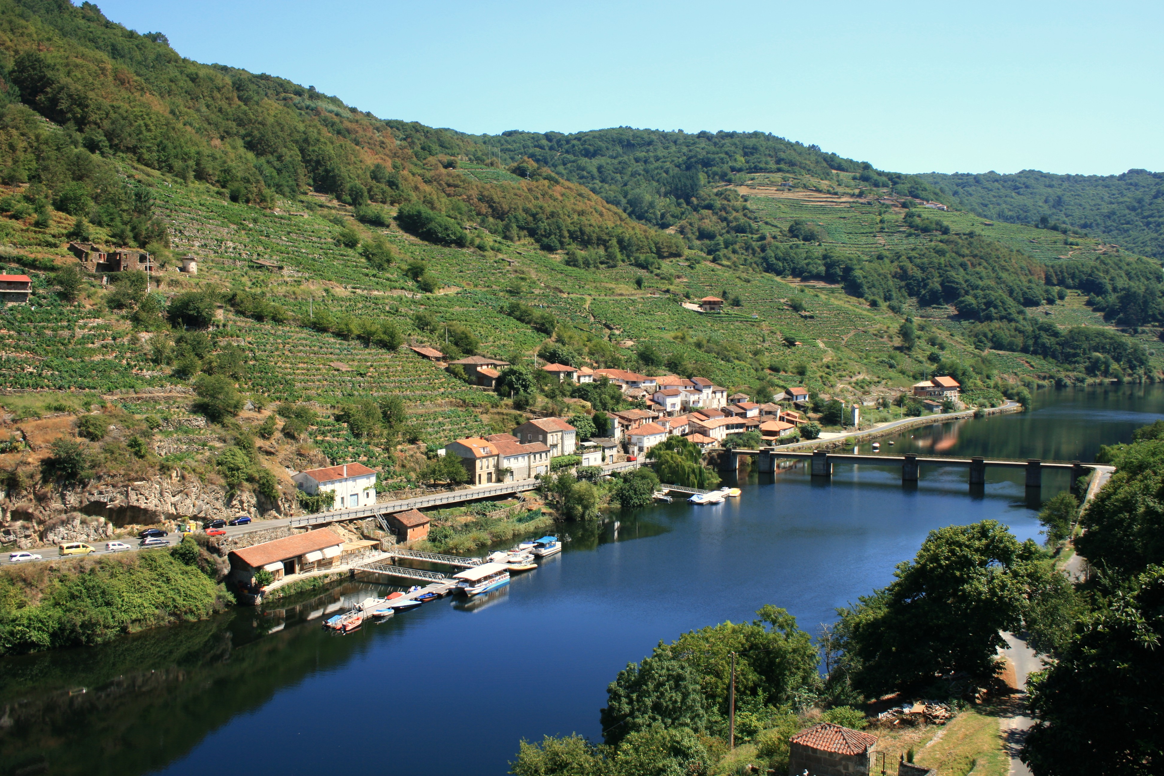 Embarcadero de Belesar Pueblo -  Río Miño